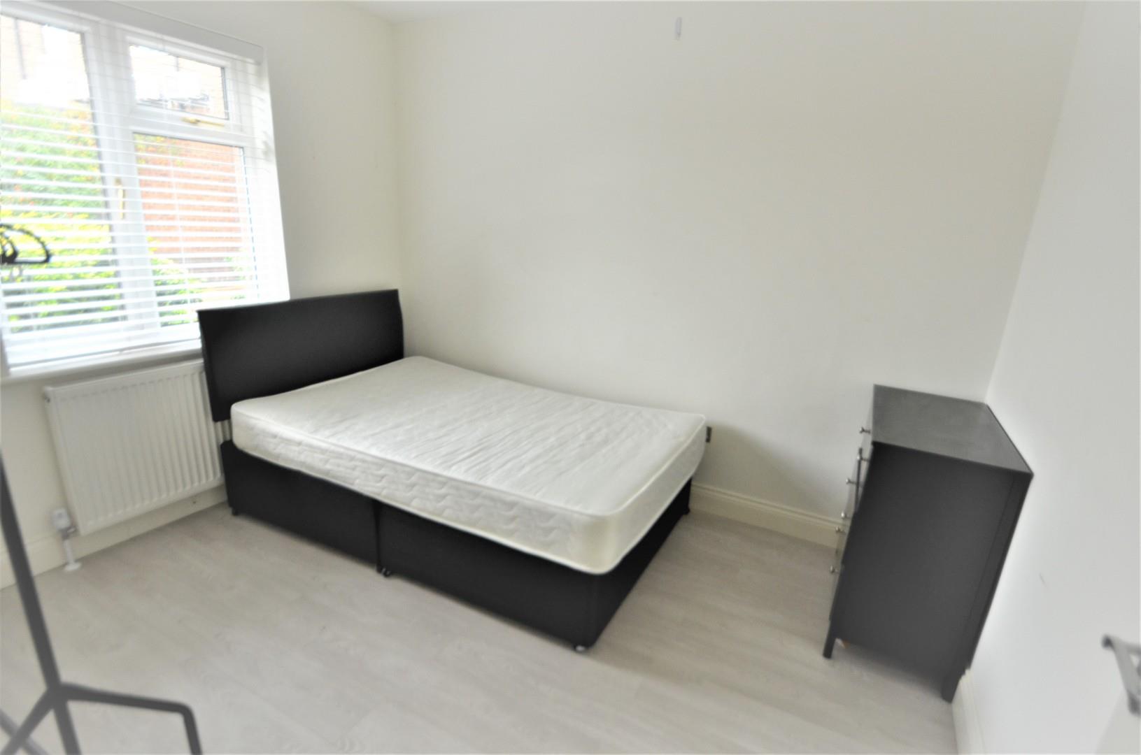 Daws Lane, Mill Hill